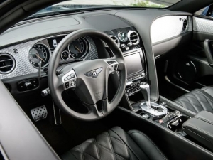 Bentley Flying Spur черный
