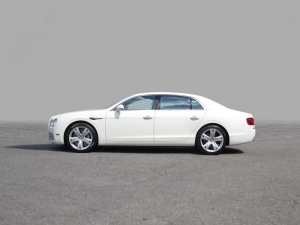 Bentley Flying Spur белый